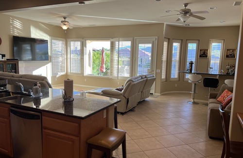 Rancho Mirage House | Beautiful Lake House