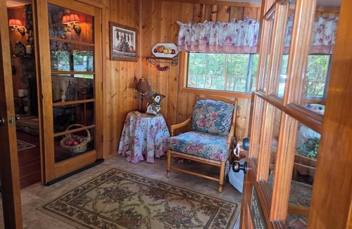 Christopher Creek Cabin | Beautiful Retreat on the Creek with Fireplace and Outdoor Spa