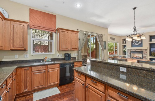 Flagstaff House | Beautiful & Spacious Westside Townhouse, Sleeps 8 w/A/C.