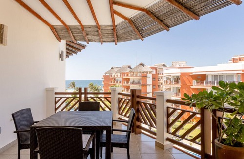 San Pedro Mixtepec Condo | Beautiful top floor Two Bedroom Oceanview
