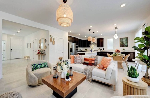 Sovana House | Beautiful Villa 6 BR Near Strip Arcade Game Fun