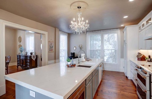 Prescott House | Beautifully Restored 1883 home! Walk to Square!