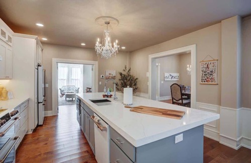 Prescott House | Beautifully Restored 1883 home! Walk to Square!