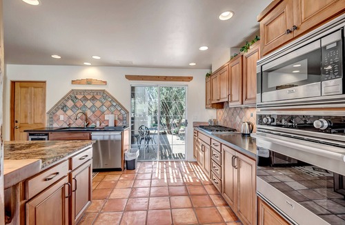 West Sedona House | Best Iconic-Living Room Red Rock Views, Hot Tub, Borders The Forest