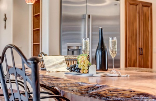 West Sedona House | Best Iconic-Living Room Red Rock Views, Hot Tub, Borders The Forest