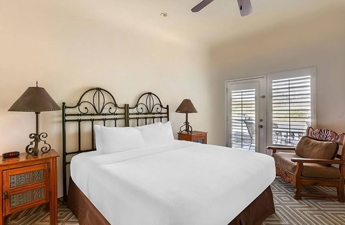 Cave Creek Hotel | Best Place to Unwind! Free Parking, Full Kitchen, Swimming Pool!
