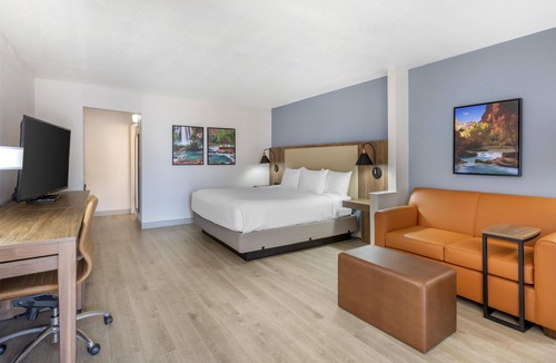 Kingman Hotel | Best Western Plus A Wayfarer's Inn And Suites