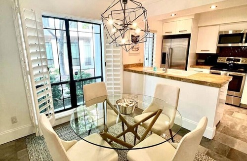 Cloisters Condo | Biltmore Bella-A Stunning Modern 2-Bed Condo