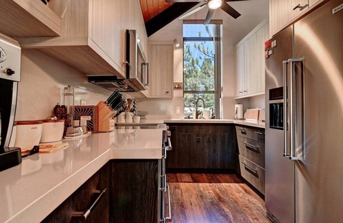 Munds Park House | Birdhouse of Munds Park w/Hot Tub, 5 Bdrms!