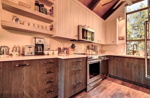 Munds Park House | Birdhouse of Munds Park w/Hot Tub, 5 Bdrms!
