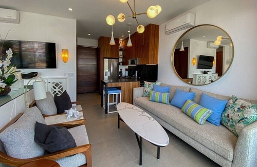 Colonia 5 de Diciembre Condo | Blissful Ocean-View Penthouse with Rooftop Pool