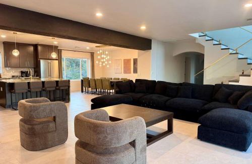 Painted Hills Estates House | Blue Ridge Estate Stunning Views Heated Pool