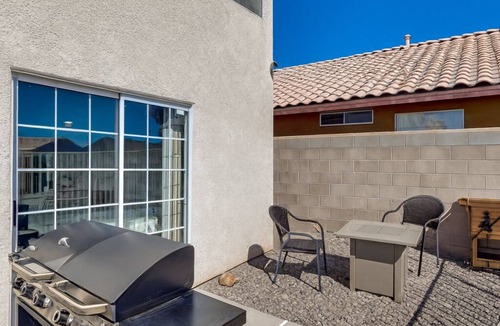Bullhead City House | “Blue River Oasis – Family Pool Retreat