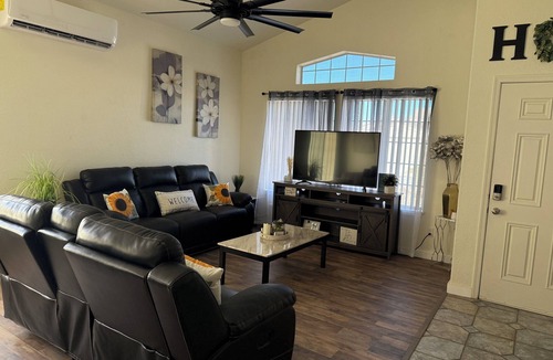 Bullhead City House | “Blue River Oasis – Family Pool Retreat