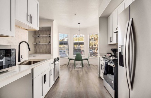 Glendale Sports and Entertainment District Apartment | Boulevard Stays 2BR by Stadium Pool, Parking, Gym 06