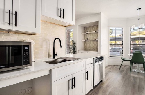 Glendale Sports and Entertainment District Apartment | Boulevard Stays 2BR by Stadium Pool, Parking, Gym 06