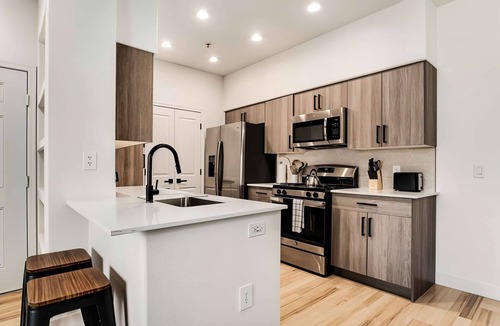 Glendale Sports and Entertainment District Apartment | Boulevard Stays Chic 1BR Near Stadium Pool Access, Gym & Free Parking