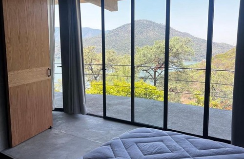 El Santuario Apartment | Boutique Loft – Spectacular View – Lake – Mountain