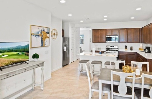 La Buena Vida House | Brand New 3 bedroom right by Westgate in Glendale