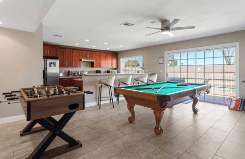 River Mountain House | BRAND NEW Pickleball Paradise: Pool & Games, Fun!