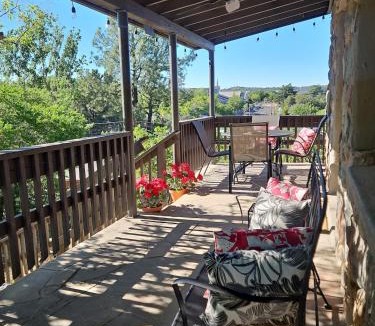 Prescott Apartment | Bridge View Walk 2 Blocks to Historic Downtown