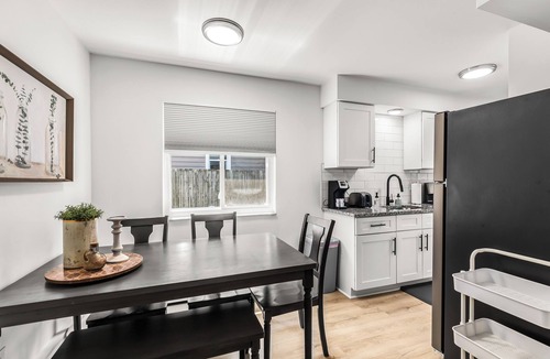 Mount Clemens Apartment | Bright & Spacious 2 Bedroom | Quiet | Safe | Clean