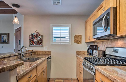 Starr Pass House | Bright Tucson Townhome, Golf Course On-Site!