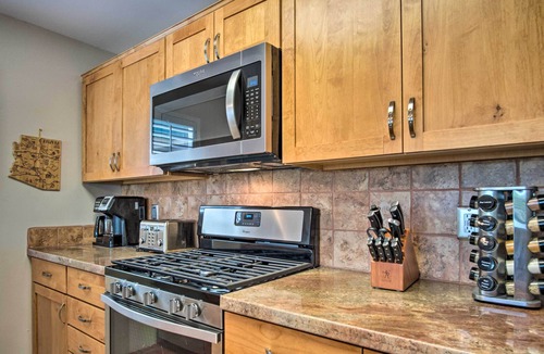 Starr Pass House | Bright Tucson Townhome, Golf Course On-Site!