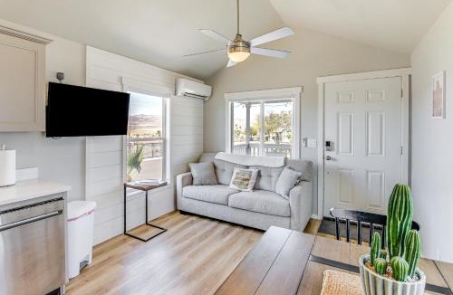 Bullhead City House | Bullhead City Vacation Rental w/Resort Pool!