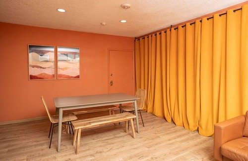 Gateway District Hostel | Bungalows Hostel