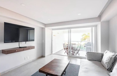 Las Glorias Apartment | C- Signature Luxory Beach Front Condo Harbor171