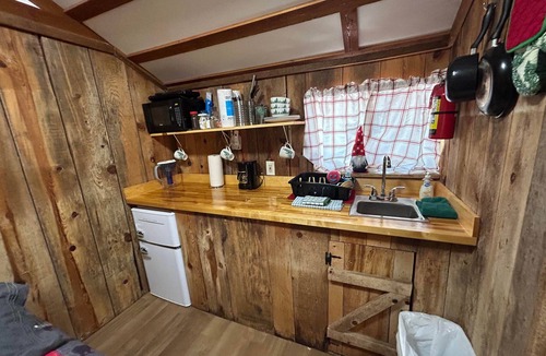 Christopher Creek Cabin | Cabin #5 - Studio - No Fireplace