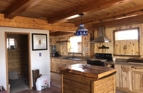 Snowflake Cabin | Cabin by the pond