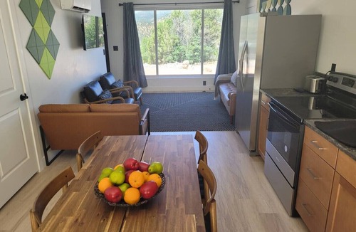 Glendale House | Cabin & Dome Retreat Between Zion & Bryce | EV | Stunning Views & Stars