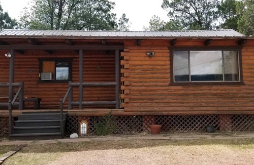 Pine Cabin | Cabin Getaway with Beautiful Views and Sleep with Elk