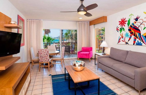 Los Cabos Resort | Cabo San Lucas oceanfront getaway with resort amenities