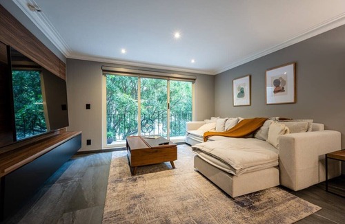 Polanco Apartment | Capitalia | Serene Birdsong in Polanco Heart