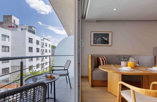 Reforma Apartment | Capitalia | Sunset Dining & Rooftop Moments