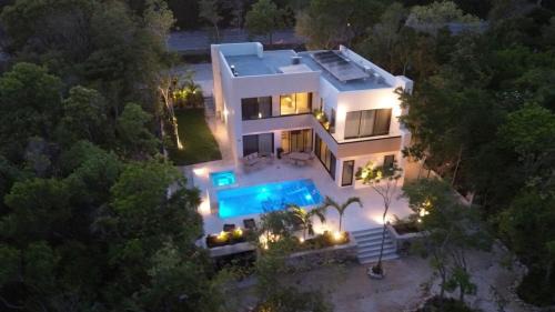 Akumal Villa | Casa Arroyo Blanco A modern jungle sanctuary!