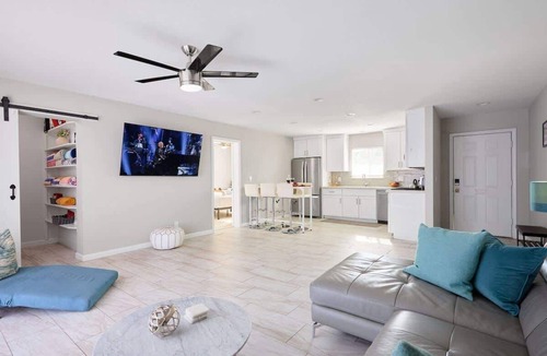 New Papago Parkway House | Casa Con Casita-Pool Heat Avai-2 Kitchens-Old Town