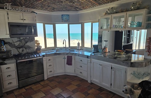 Puerto Penasco House | Casa CORTEZ! Private BEACHFRONT Home 2 Bdrm sleeps 6 in beds.