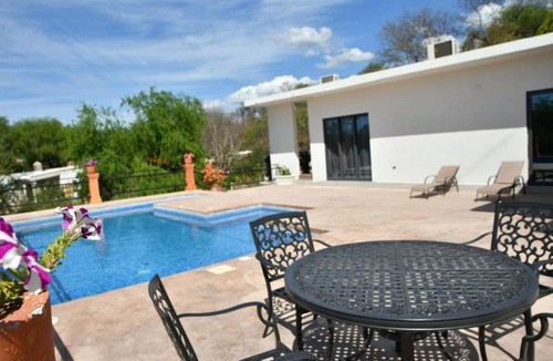 Alamos House | Casa de Cuatro Vientos