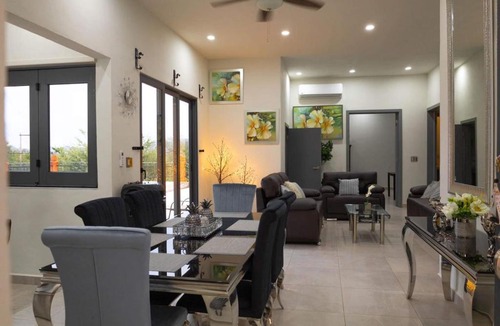 Alamos House | Casa de Cuatro Vientos
