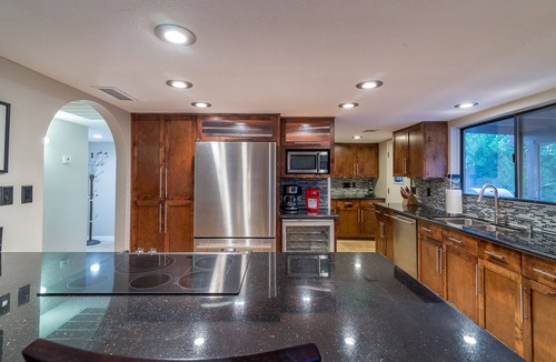 Raskin Estates House | Casa De Palms - Optional heated pool, spa, putting green, pool table!