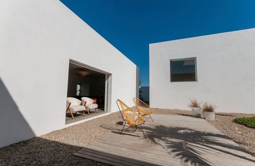 Todos Santos House | Casa Del Arte - a modern desert oasis ft. in Vogue
