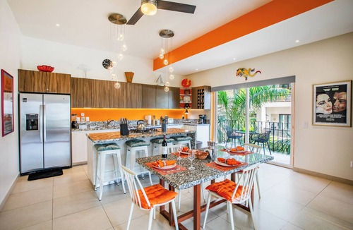 Emiliano Zapata Condo | Casa Elizabeth Taylor | Rooftop Pool & Gym
