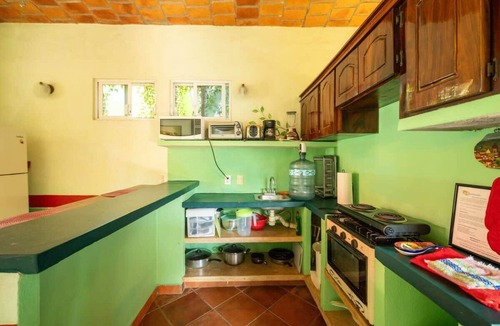 San Francisco Apartment | Casa Happy Sol - Cangrejo: Pool, Surf, & Relax