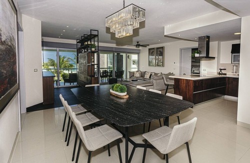 Puerto Juarez Condo | Casa Lanai (4-Bedroom Condo) with Pool by RedAwning