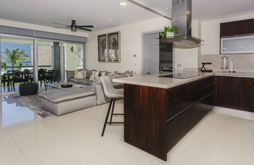 Puerto Juarez Condo | Casa Lanai (4-Bedroom Condo) with Pool by RedAwning