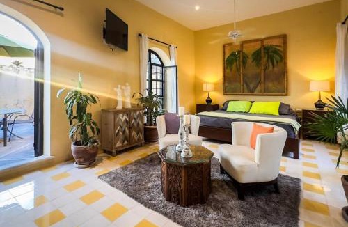 Zona Paseo Montejo House | Casa LaTIDa Jem near Paseo